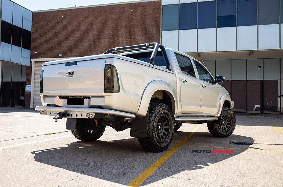 TOYOTA HILUX N70 4WD VECTOR MATTE BLACK